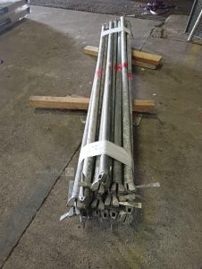 autre Lot de 18 lisses d’échafaudage de 2,5m , marque ALTRAD  553