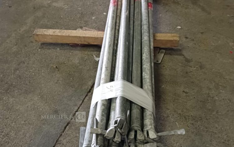 autre Lot de 18 lisses d’échafaudage de 2,5m , marque ALTRAD  553