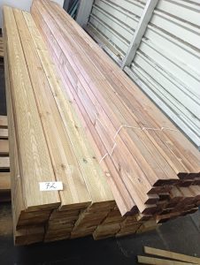 autre Lot comprenant environ 50m2 de lames pour terrasse en bois, chaque lame à enviro  569