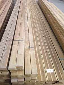 autre Lot comprenant environ 60m2 de lames pour terrasse en bois , chaque lames à envi  571