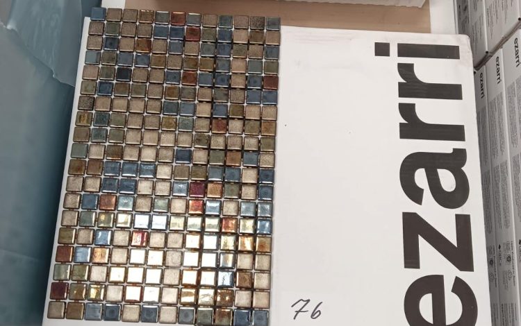 autre Lot d’environ 30m2 de mosaïque type ALEXANDER de 31cm x 50cm marque EZARRI  573