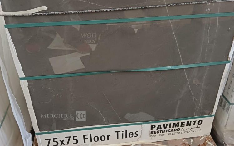 autre Lot d’environ 47,25m2 de carrelage de 75x75cm , finition brillant , couleur gris  576
