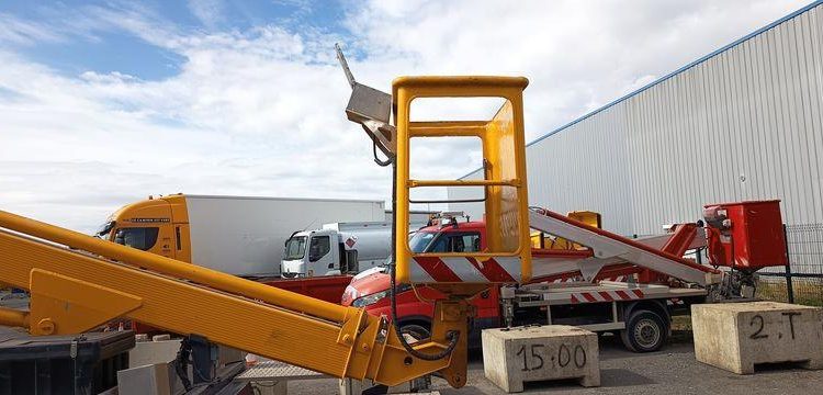 NISSAN   805ANM59