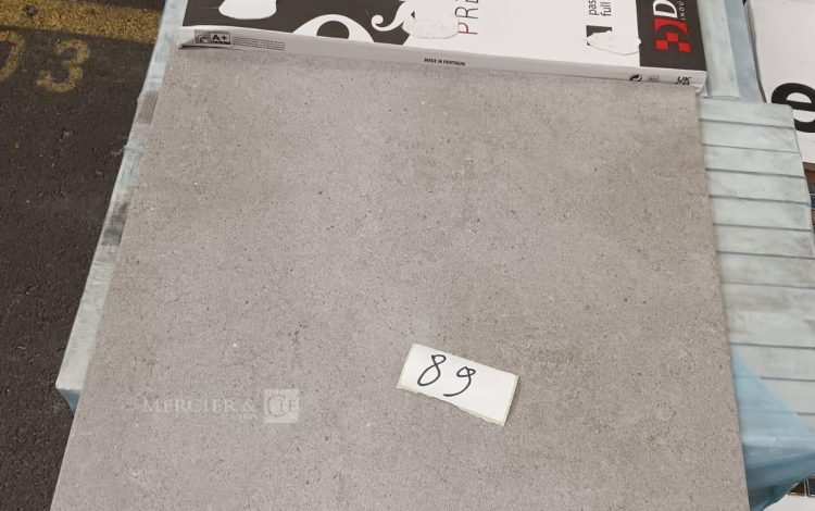 autre Lot d’environ 46,08m2 de carrelage de 60x60cm Prestige , couleur gris  586