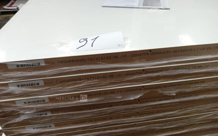 autre Lot de 10 portes sans bâtis  , ouverture droite , couleur blanche. Dimension 83c  588