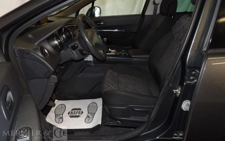 PEUGEOT 3008 1,6 HDI 110CH PREMIUM PACK  AD-219-GS
