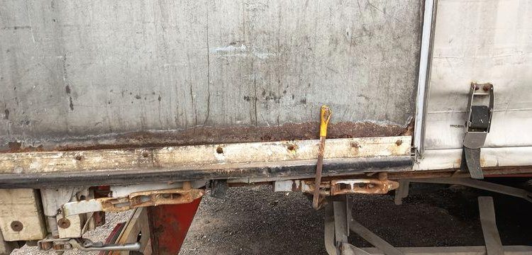FRUEHAUF SREM PAROIS LATERALES SOUPLES COULISSANTES 13M 3 ESSIEUX SUSPENSIONS AIR  AR-261-NZ