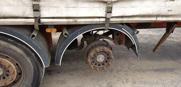 FRUEHAUF SREM PAROIS LATERALES SOUPLES COULISSANTES 13M 3 ESSIEUX SUSPENSIONS AIR  AR-261-NZ