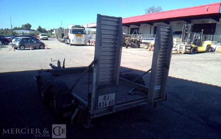 HUBIERE REMORQUE PORTE ENGIN 2T  BJ-934-AD