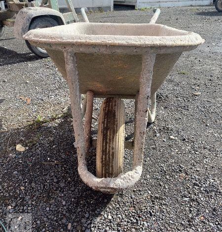 BROUETTE DE CHANTIER 90L – 1 ROUE  BT040