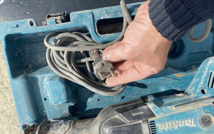 MAKITA SCIE SABRE JR3061T – 230V  BT080