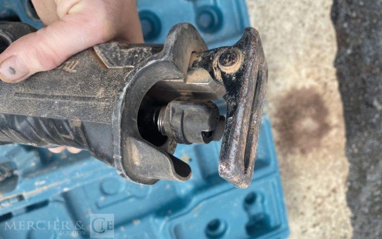 MAKITA SCIE SABRE JR3061T – 230V  BT080