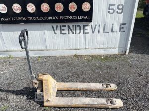 TRANSPALETTE MANUEL CAPACITE 2,5T  BT100