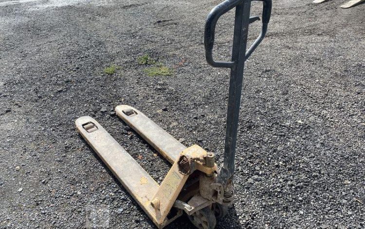TRANSPALETTE MANUEL CAPACITE 2,5T  BT100