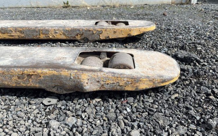 TRANSPALETTE MANUEL CAPACITE 2,5T  BT100