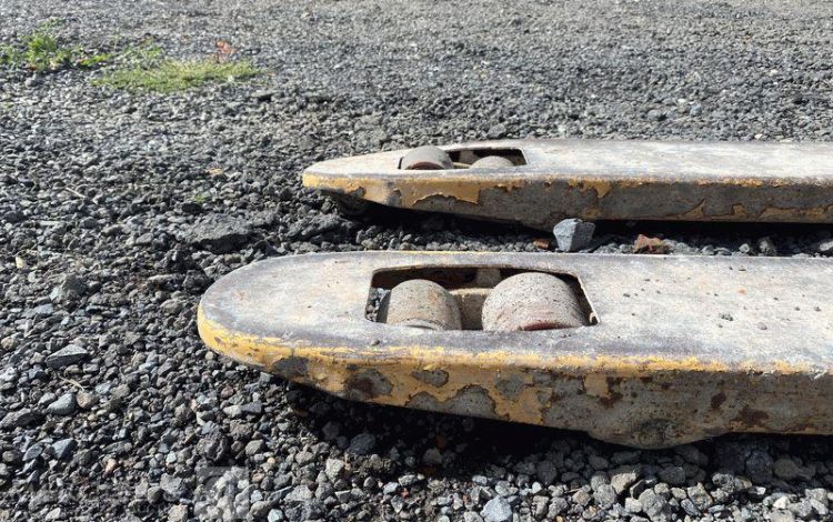 TRANSPALETTE MANUEL CAPACITE 2,5T  BT100