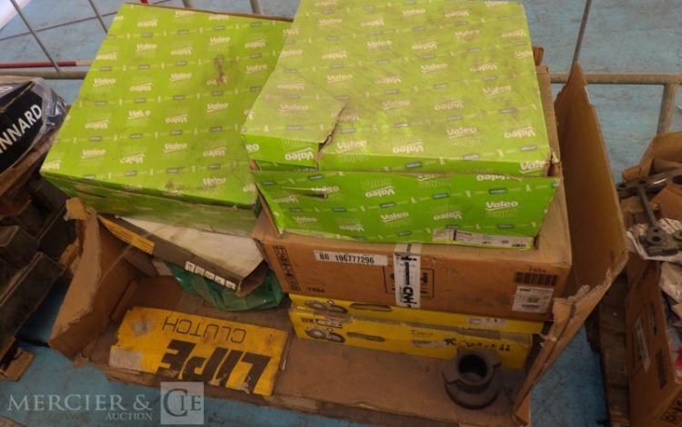 LOT DE 11 PALETTES DIVERS MATERIELS MECANIQUE POUR POIDS LOURDS  CAM3