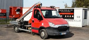 IVECO V35S11 AVEC NACELLE INF 15M  CB-682-TE