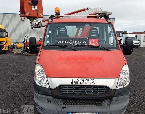 IVECO V35S11 AVEC NACELLE INF 15M  CB-682-TE