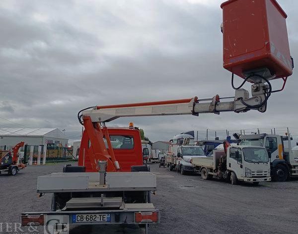 IVECO V35S11 AVEC NACELLE INF 15M  CB-682-TE