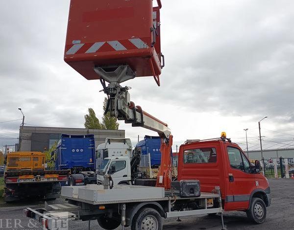 IVECO V35S11 AVEC NACELLE INF 15M  CB-682-TE