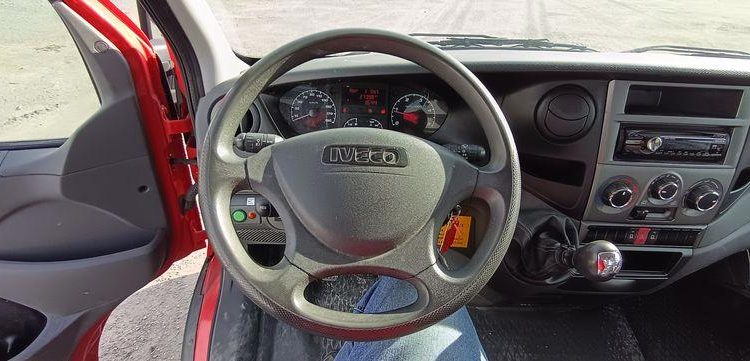 IVECO V35S11 AVEC NACELLE INF 15M  CB-682-TE