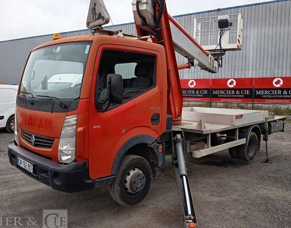 RENAULT MAXITY AVEC NACELLE MULTITEL MT222AZ 22M ROUGE CM-762-BD