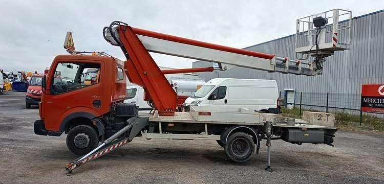 RENAULT MAXITY AVEC NACELLE MULTITEL MT222AZ 22M ROUGE CM-762-BD