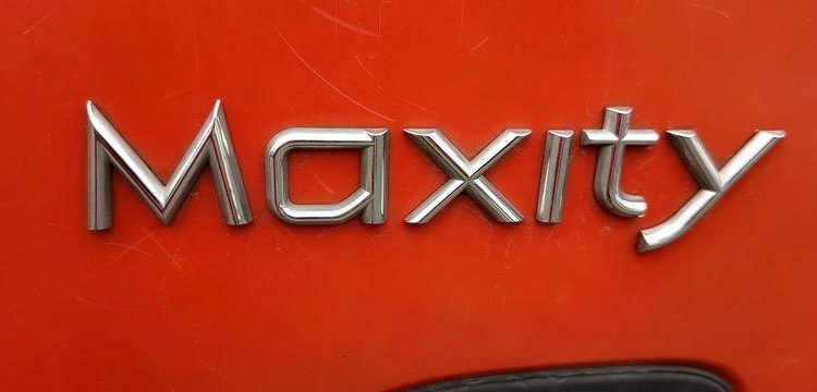 RENAULT MAXITY AVEC NACELLE MULTITEL MT222AZ 22M ROUGE CM-762-BD