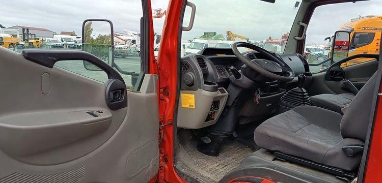 RENAULT MAXITY AVEC NACELLE MULTITEL MT222AZ 22M ROUGE CM-762-BD