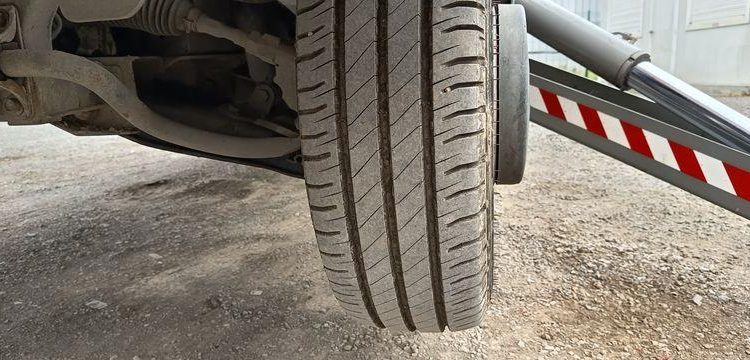RENAULT MAXITY AVEC NACELLE MULTITEL MT222AZ 22M ROUGE CM-762-BD