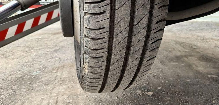 RENAULT MAXITY AVEC NACELLE MULTITEL MT222AZ 22M ROUGE CM-762-BD