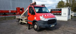 IVECO DAILY 35S11 AVEC NACELLE MULTITEL 160 ALU/DS – 16M – 2755 HEURES – 94713 KMS ROUGE CR-063-RT