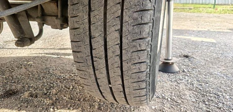 IVECO DAILY 35S11 AVEC NACELLE MULTITEL 160 ALU/DS – 16M – 2755 HEURES – 94713 KMS ROUGE CR-063-RT