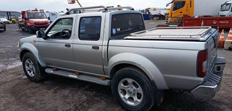 NISSAN KING CAB (D22) 2.5 TDi PICKUP DOUBLE CABINE 133CV – DIESEL – 110975 KMS GRIS CT-736-HD
