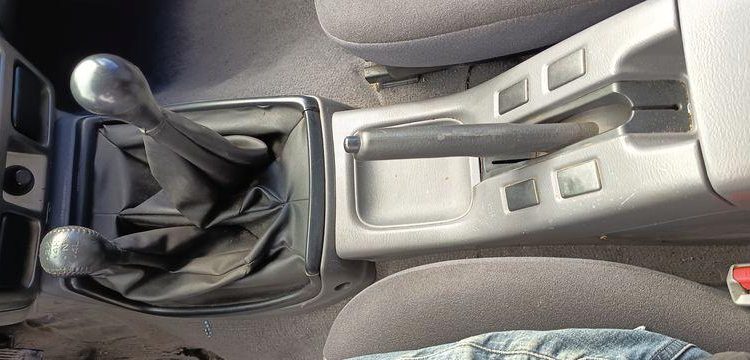 NISSAN KING CAB (D22) 2.5 TDi PICKUP DOUBLE CABINE 133CV – DIESEL – 110975 KMS GRIS CT-736-HD