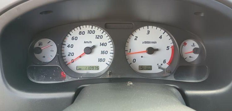NISSAN KING CAB (D22) 2.5 TDi PICKUP DOUBLE CABINE 133CV – DIESEL – 110975 KMS GRIS CT-736-HD