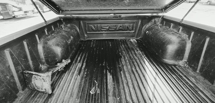 NISSAN KING CAB (D22) 2.5 TDi PICKUP DOUBLE CABINE 133CV – DIESEL – 110975 KMS GRIS CT-736-HD
