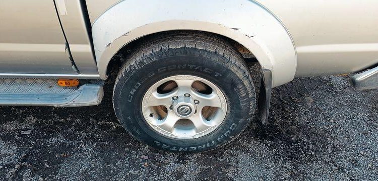 NISSAN KING CAB (D22) 2.5 TDi PICKUP DOUBLE CABINE 133CV – DIESEL – 110975 KMS GRIS CT-736-HD