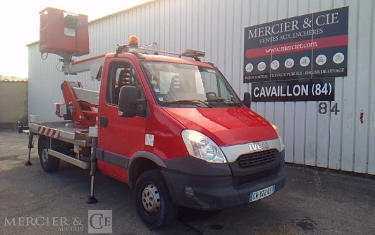 IVECO 35S11 AVEC NACELLE MULTITEL MX170 16M  CW-822-QF