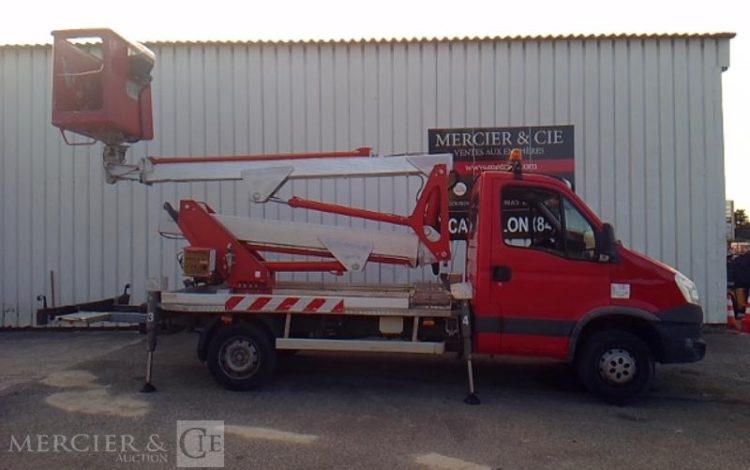 IVECO 35S11 AVEC NACELLE MULTITEL MX170 16M  CW-822-QF