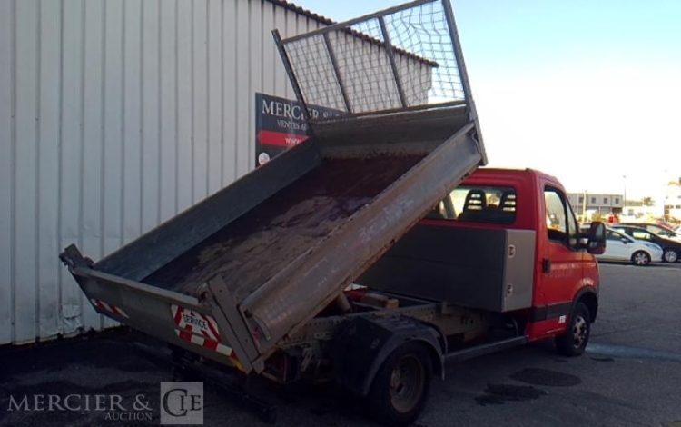 IVECO 35C BENNE SIMPLE CABINE COFFRE  CZ-373-FB