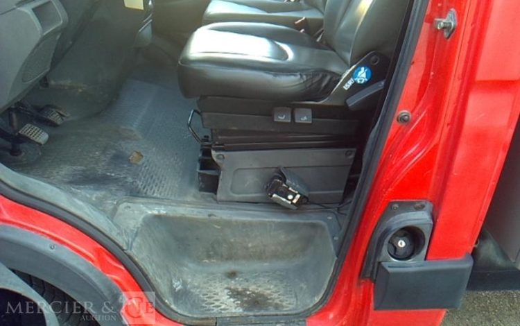 IVECO 35C BENNE SIMPLE CABINE COFFRE  CZ-373-FB