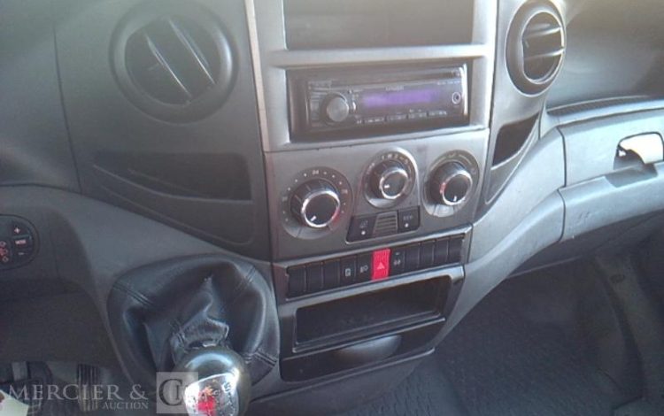 IVECO 35C BENNE SIMPLE CABINE COFFRE  CZ-373-FB