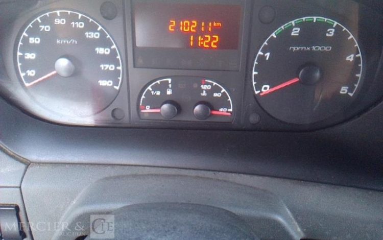 IVECO 35C BENNE SIMPLE CABINE COFFRE  CZ-373-FB
