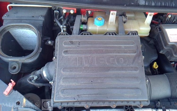 IVECO 35C BENNE SIMPLE CABINE COFFRE  CZ-373-FB