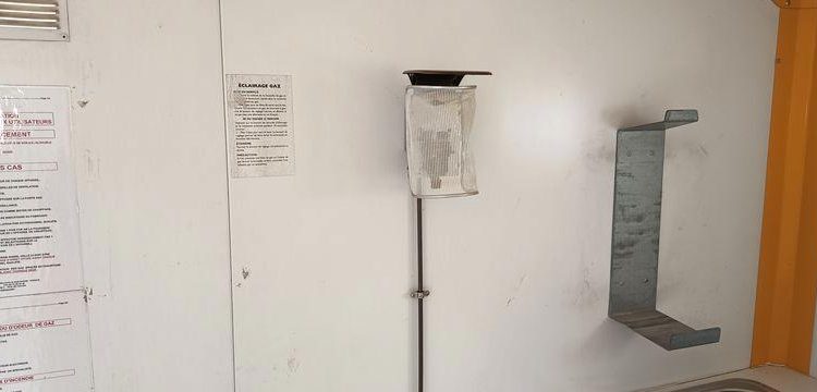 CNSE ABRIS CHANTIER 9M2 ISOLE + WC  DF-052-BM