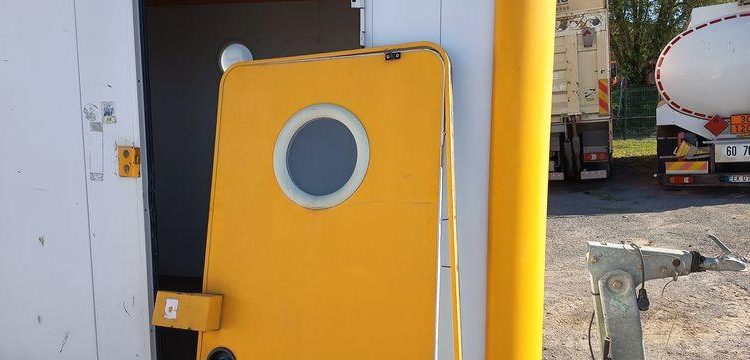 CNSE ABRIS CHANTIER 9M2 ISOLE + WC  DF-052-BM