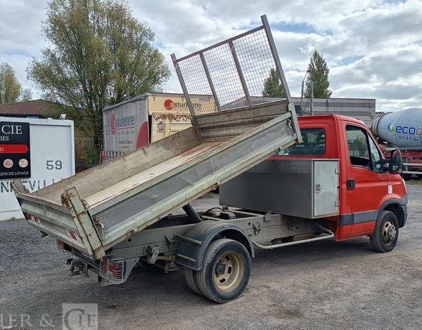 IVECO 35C13 BENNE SIMPLE CABINE COFFRE  DG-007-CN