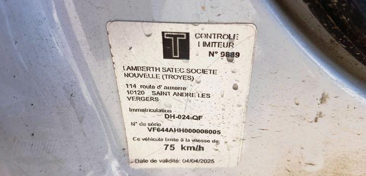 RENAULT MIDLUM 270 DXI CITERNE ,18 HEAVY 13000L PTAC 19 TONNES – DIESEL – 227470 KMS BLANC DH-024-QF